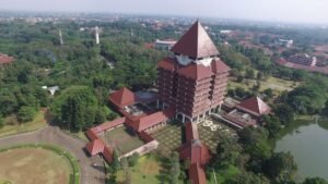 kampus-universitas-indonesia-ui-1-dari-atas