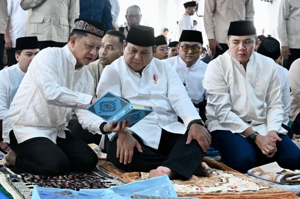 prabowo-tito-shalat-id-aceh