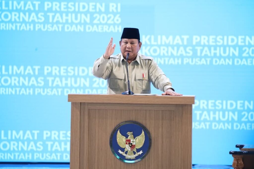 presiden-prabowo-podium-garuda-bl-biru
