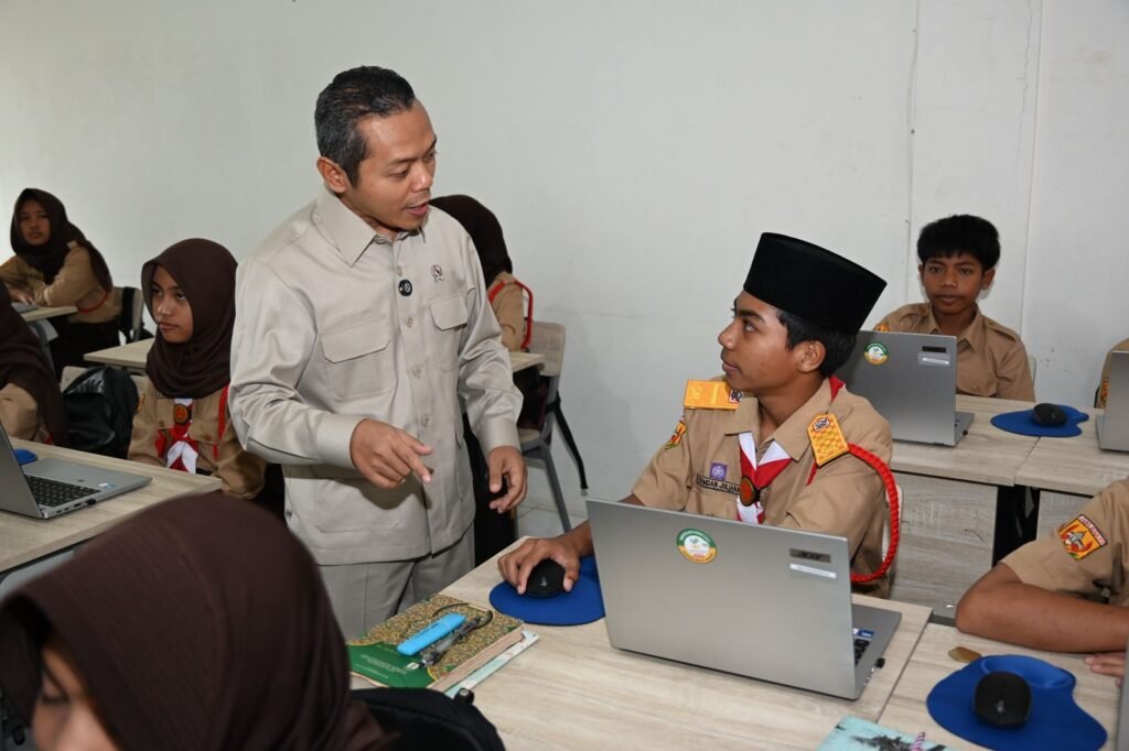 wamen-fajar-tanya-pramuka
