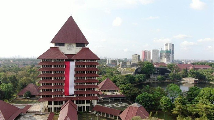 UI-rektorat-tampak-bawah