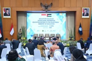 dialog-pendidikan-wamen-atip