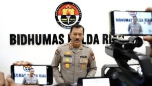 kabid-humas-polda-riau-kombes-zahwani-pandra-arsyad-1775726090985_169