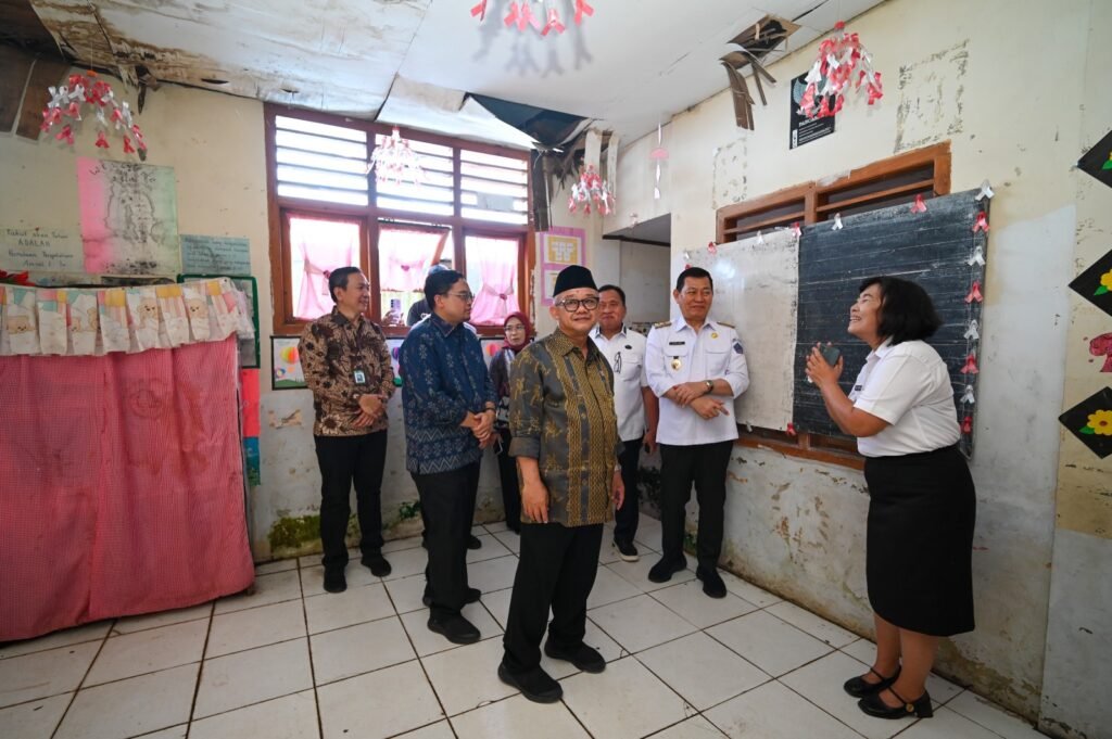 muti-cek-sekolah-rusak-minahasa