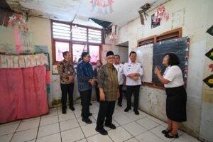 muti-cek-sekolah-rusak-minahasa