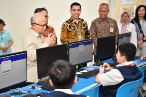wamen-atip-lihat-tka-surabaya