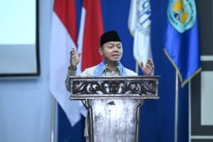 wamen-fajar-podium-biru