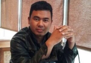 Dani-Satria-Pemerhati-Ketenagakerjaan-300x256-1