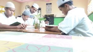 guru-kelas-di-pamekasan