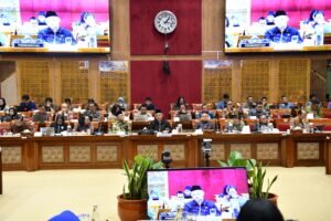kemendikdasmen-rapat-kerja-di-dpr