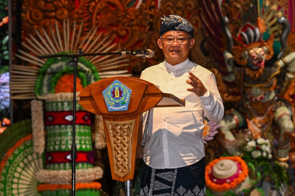 mendikdasmen-di-bali-podium