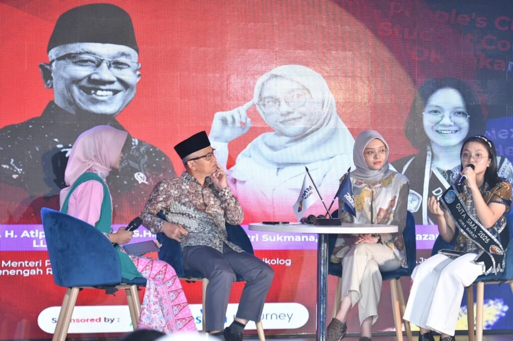 wamen-atip-diskusi-bareng-3-cewek