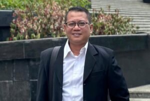 Kahar-PBHI-pakai-jas