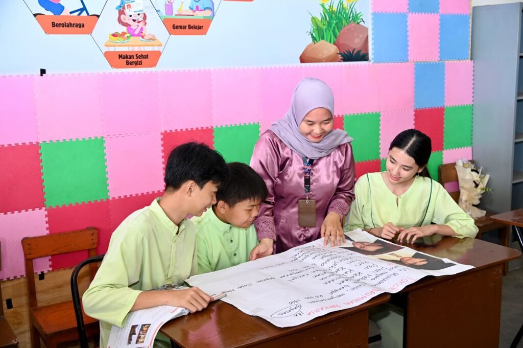 guru-mengajar-3-murid-di-dumai