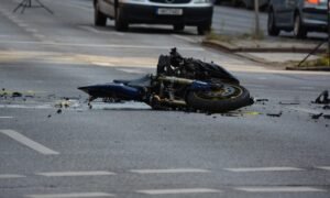 kecelakaan-pixabay-motorcycle-1041070_1280-1000x600-1