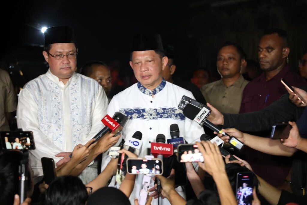 mendagri-tito-melayat-ryamizard