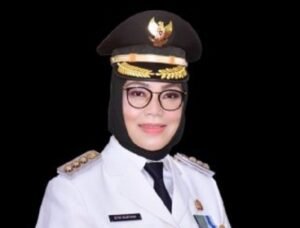 Bupati-Sukoharjo-Etik-Suryani