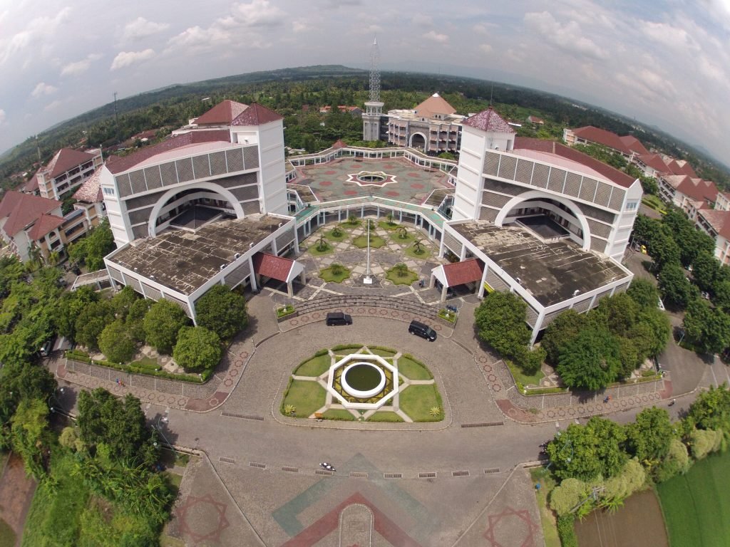 UMY-Gedung-AR-Fachruddin-A-dan-B-1-scaled-1-1024x768-1