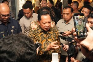 doorstop-mendagri-batik-coklat