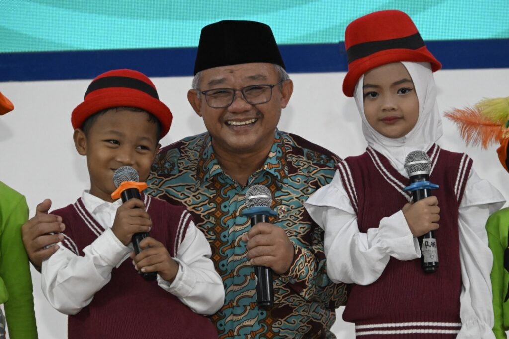 dua-anak-sd-muti-di-tengah