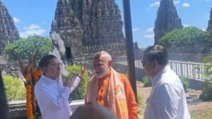 menbud-dan-modi-prambanan