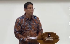 menkeu-purbaya-batik