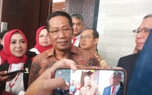 menkum-supratman-doorstop
