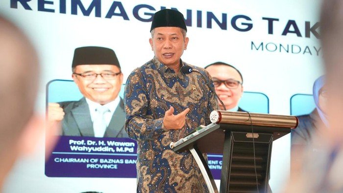 menteri-koperasi-menkop-ferry-juliantono-1782116828394_169