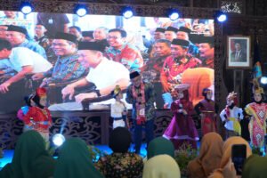 muti-dan-murid-paud-di-panggung