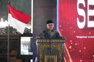 muti-podium-bendera-merah-putih