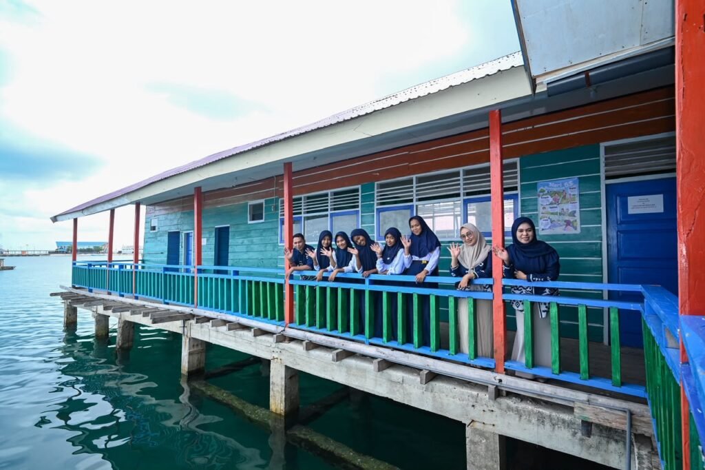 sekolah-anak-anak-suku-bajo
