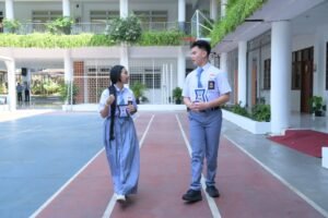 siswa-siswi-sma-jalan