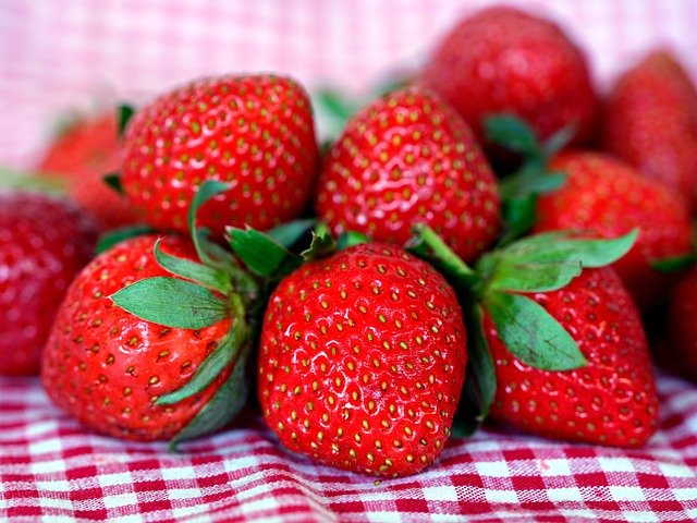 strawberries-7397925_640