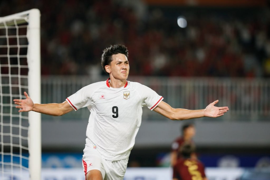 striker_timnas_indonesia_mitchell_baker