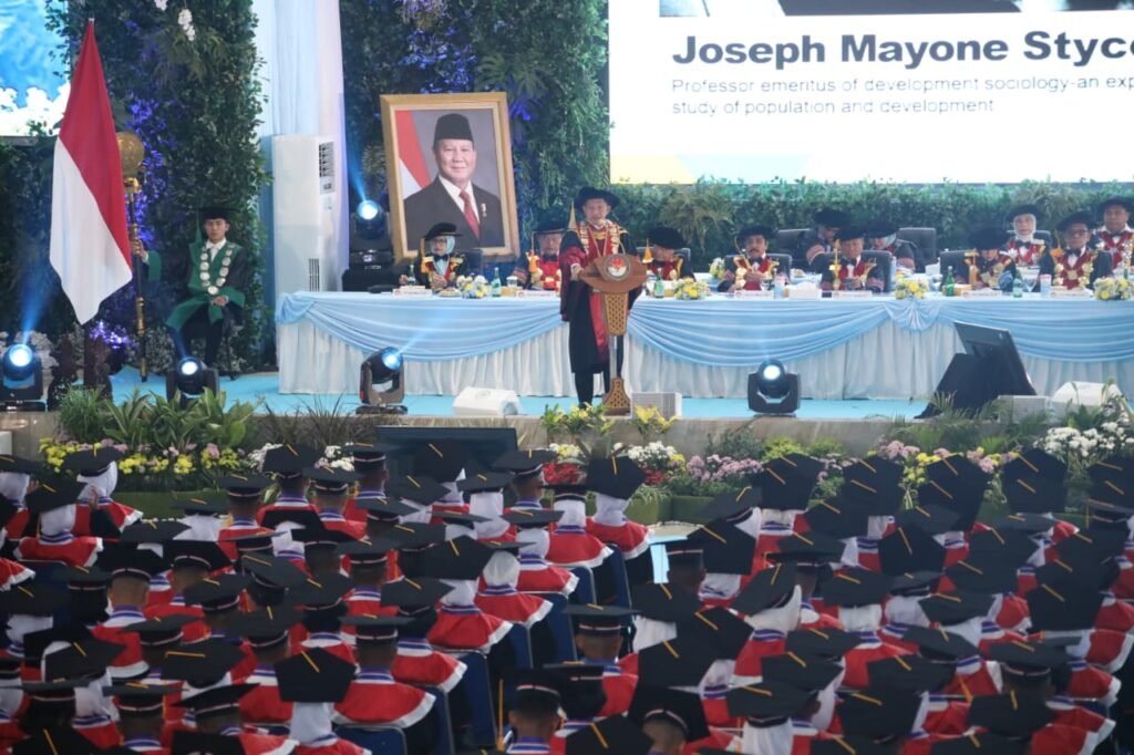 tito-mendagri-wisuda