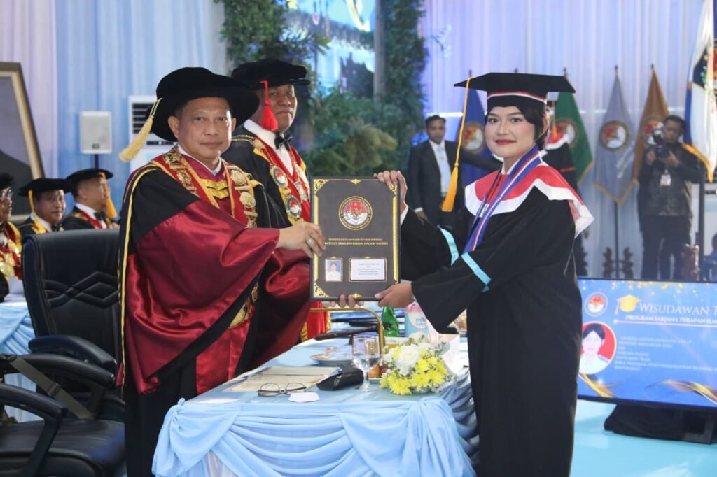 wisudawan-ipdn-tito