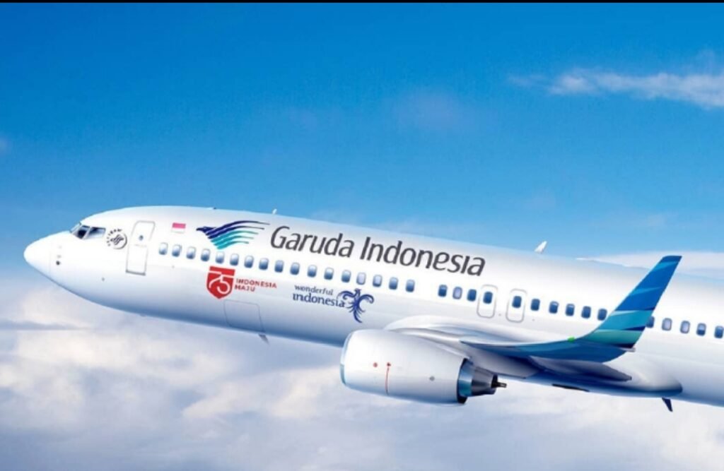 PT Garuda Indonesia (Persero) Tbk (GIAA) memberhentikan sementara Reza Aulia Hakim dari posisi Direktur Niaga mulai 14 Agustus 2026.