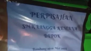 663f7cb160f00-bus-rombongan-smk-lingga-kencana-depok-di-subang_siap