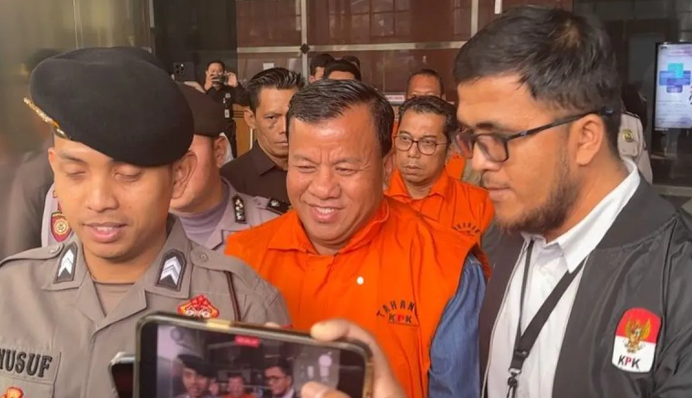 Bupati-dan-Sekda-Kuansing-resmi-menjadi-tahanan-KPK