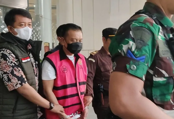 Don-Ritto-ditahan-Kejagung-usai-diserahkan-dari-Polri