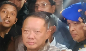 Mantan Jaksa Agung Muda Bidang Tindak Pidana Khusus (Jampidsus) Febrie Adriansyah bersama keluarganya meminta publik menahan diri dan tidak membuat spekulasi terkait kematian seorang pria bernama Sutrimo