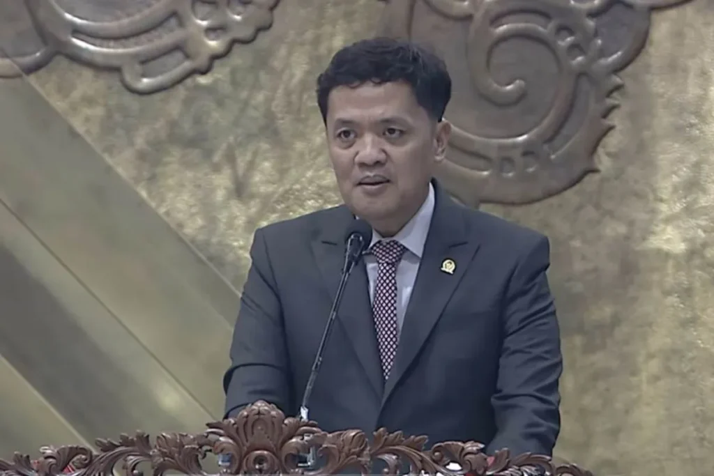 Ketua Komisi III DPR RI Habiburokhman saat melaporkan proses RUU Perampasan Aset