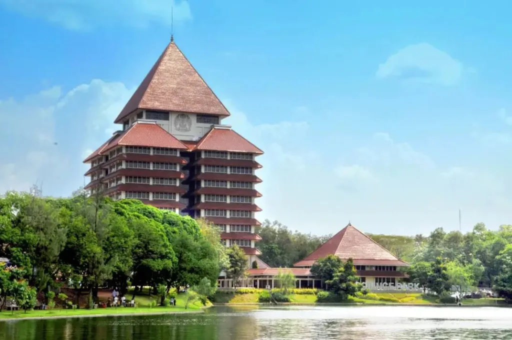UI-rektorat-danau
