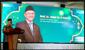 abdul-muti-podium-pesantren-cendekia