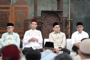 abdul-somad-bedah-buku-dan-3-menteri