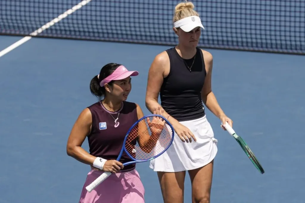 Langkah petenis Indonesia Aldila Sutjiadi bersama Erin Routliffe dari Selandia Baru di turnamen WTA 1000 National Bank Open 2026 harus terhenti di babak 16 besar.