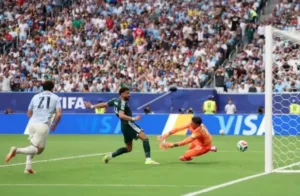 arab-saudi-abdulelah-alamri-koyak-gawang-uruguay-di-babak-pertama-egd