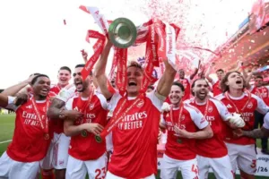 arsenal-juara-liga-inggris-06