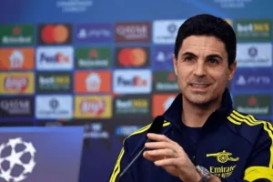 arteta-arsenal-biru-kuning
