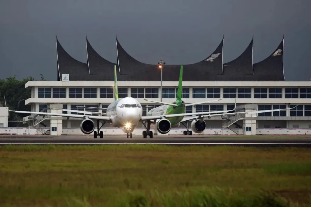 bandara-minangkabau